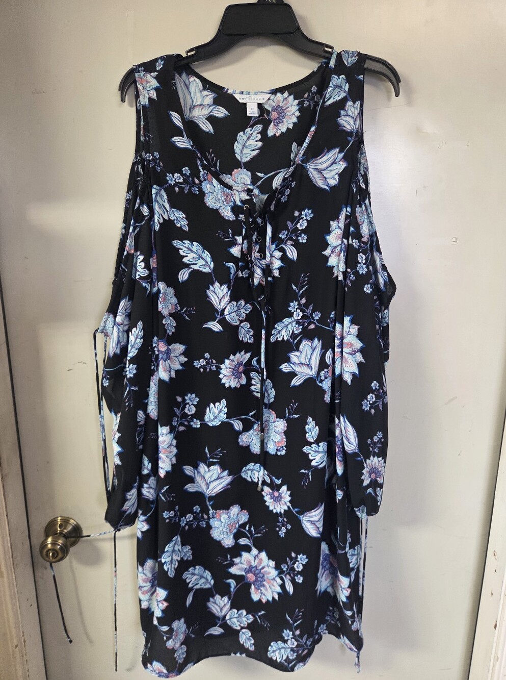 Boutique Black Cold-Shoulder Tunic with Blue and White Floral Print Dress